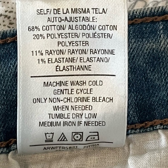 JOE'S JEANS BOYFRIEND CROP STRAIGHT LEG MEDIUM WASH JEANS NWT WOMEN'S SIZE 27 - Picture 14 of 16